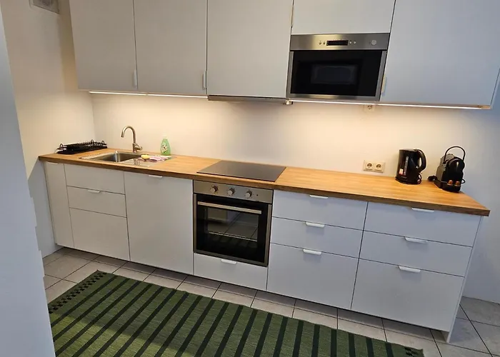 Oasis With Brand-new Kitchen 1br